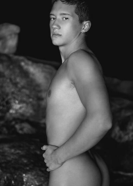 Pretty american guys young dude Evan Parker and strongman Tyler Hill posing naked and showing ass outside