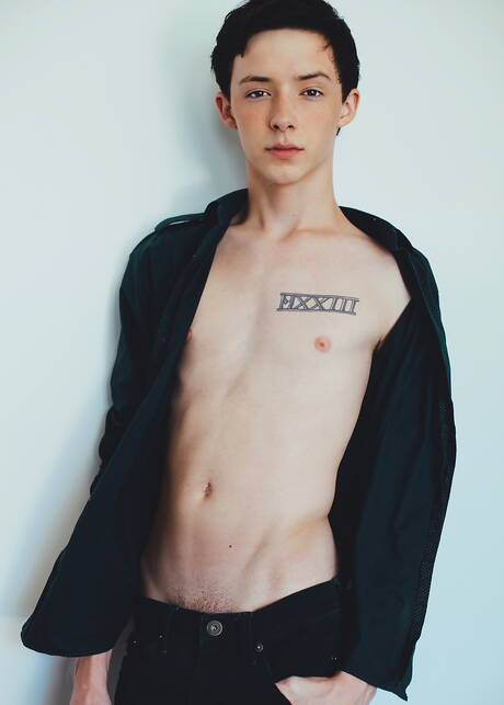 American young Davey Brooks posing nude and showing tight butt