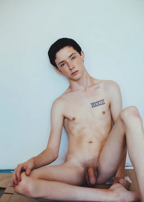 De jonge Amerikaanse Davey Brooks poseert naakt en laat zijn strakke kont zien