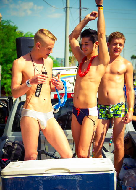 Helix Studios: Andy Taylor, Kody Knight, Ian Levine, Liam Riley, Jessie Montgomery, Stefan Nash have fun on party at the pool