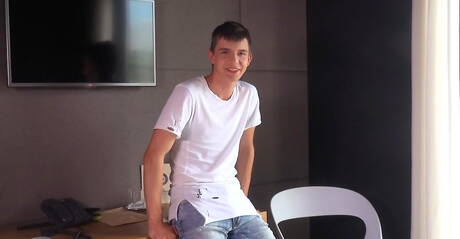 性感小鮮肉 Sammy Cregeen 在淋浴中手淫