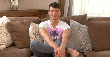 Czech muscular Derek Caravaggio having a pleasure