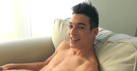 Well-built Gio Salinas masturbating