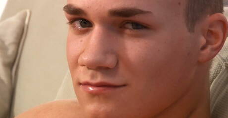 Bodybuilder Clive Phelps teasing his dick