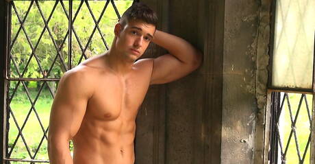 Czeski mięśniak Niko Vangelis i Niccolo Neri masturbują się w kąpieli