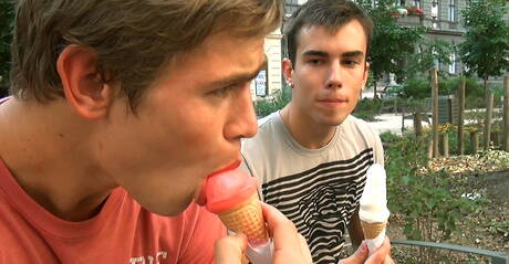 Les mecs tchèques torrides Dolph Lambert et le mec costaud Claude Sorel ont un sexe de couple torride à l