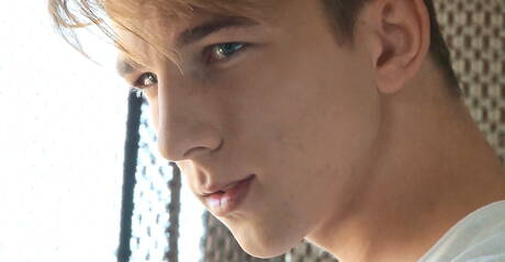 Bull Eli Baruchel jack off his dick