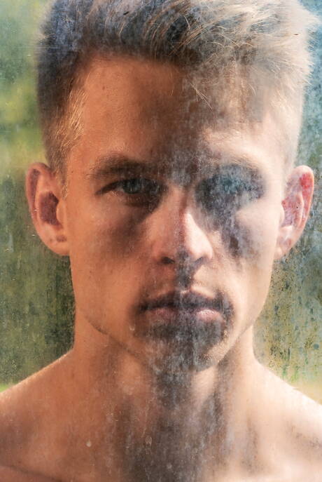 Slovak muscular Nils Tatum get naked and showing nice ass outdoor