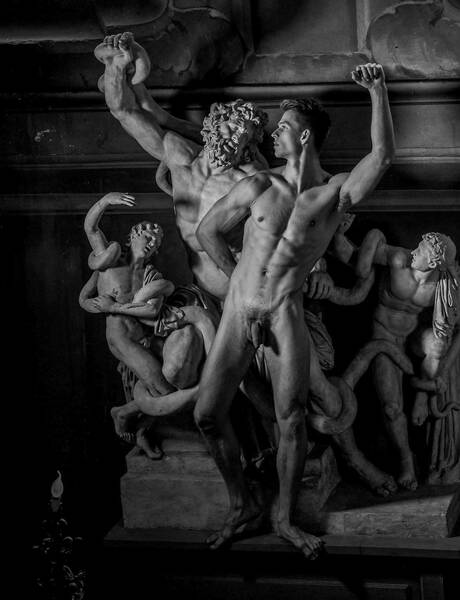 Slovak muscular Nils Tatum get naked and showing nice ass outdoor