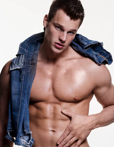 Czech hunk Ryan Kutcher undressing and showing hot butt