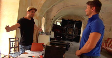 Belami Online: Der muskulöse Slowakische Rhys Jagger und der muskulöse Tscheche Maori Mortensen bei heißer Arschfick-Action im Freien