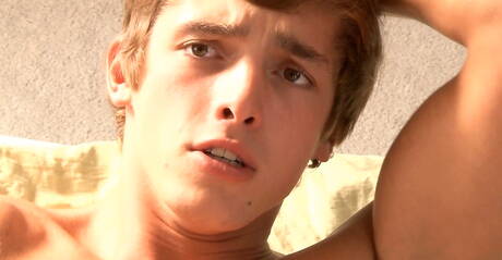 Belami Online: Czech hunky guy Helmut Huxley and american tough guy Kris Evans make a love