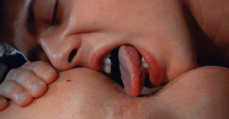 Der ungarische Twink Nino Valens und der tschechische Twink Jordan Faris ficken nach dem Blowjob in den Arsch