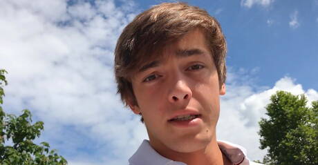 Helmut Huxley en zijn jonge vrienden hebben wilde groepsseks