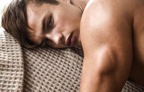 Czech beefcake Hoyt Kogan get naked and showing hot butt outside