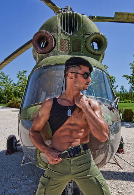 Strong bull Dan Arlett get naked and showing hot ass outdoor