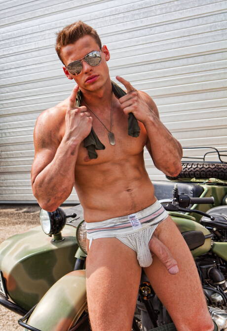 Belami Online: Czech well-built Ryan Kutcher posing nude and showing his butt outdoor