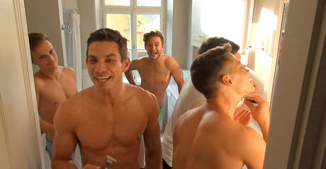 Festa gay fantastica con giovani ragazzi cechi attraenti