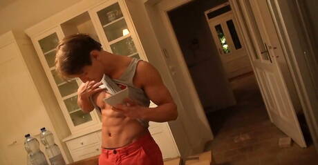 Festa gay fantastica con giovani ragazzi cechi attraenti