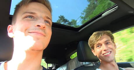 捷克真實照片，照片中有甜美的年輕同性戀者