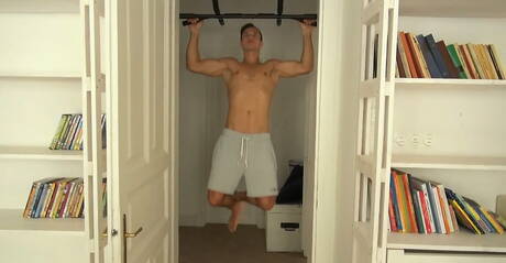 Heiße Schwule spielen, ficken Ärsche und lutschen Schwänze