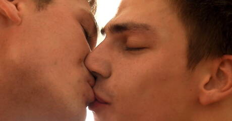 Swedish beefy Steve Skarsgaard and czech well-built Marcel Gassion in hot homosexual action