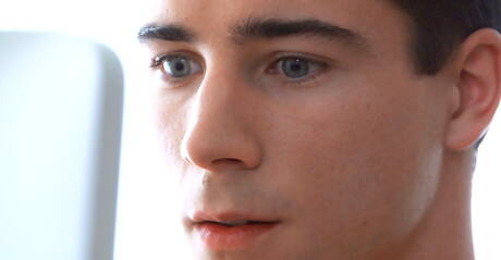 性感的捷克肌肉男吉諾·莫斯卡和身材魁梧的斯科特·里夫斯進行肛交