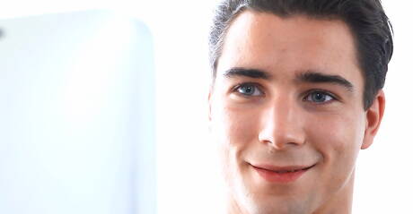 性感的捷克肌肉男吉諾·莫斯卡和身材魁梧的斯科特·里夫斯進行肛交