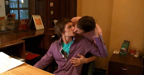 Czech stars pretty boy Gregg Meyjes and beautiful boy Jeff Mirren make a love outdoor