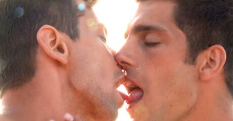 Tsjechische spierbundel Ariel Vanean en Slowaakse superstud Rhys Jagger neuken elkaar na een pijpbeurt op het strand