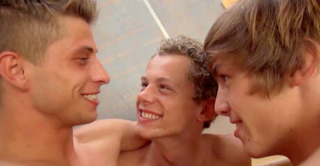 Schaamteloze kerels Jack Harrer, Helmut Huxley en Jerome Exupery in hete trio-kontneukactie buiten