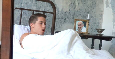 El cachas húngaro Joel Birkin se masturba