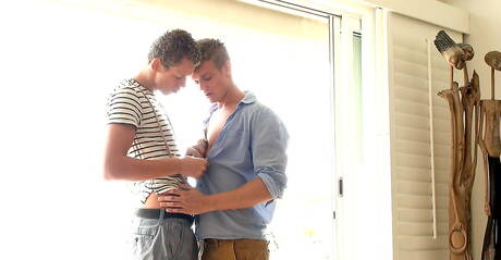 El jovencito húngaro Tom Pollock y el husky checo Jerome Exupery en una follada anal muy caliente