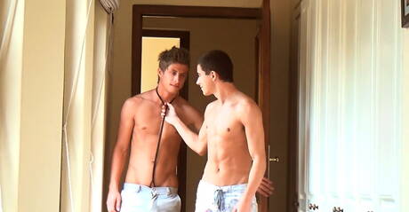 Os caras tchecos gostosos, o forte Jack Harrer e o bonitão Gino Mosca, se chupando e transando