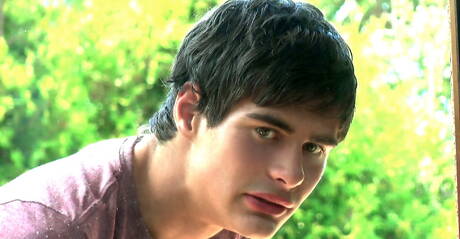 Der heiße tschechische Superhengst Johnny Bloom und der attraktive Rocco Alfieri haben eine heiße Pärchenszene im Freien