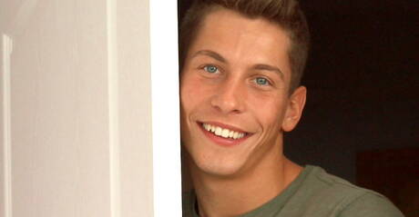 Die fiesen Jungs Jim Kerouac, Julien Hussey und Julio Bardem haben einen guten Dreier-Sex