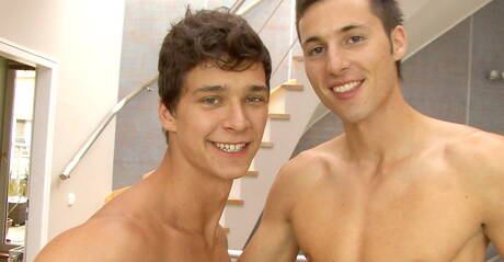 Tsjechische pornosterren Gaelan Binoche en knappe Johnny Bloom hebben anale seks