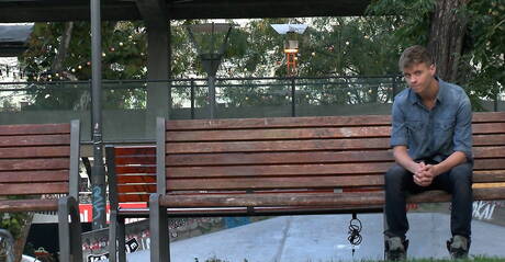 El musculoso húngaro Jim Kerouac y el guapo estadounidense Max Ryder tienen un buen sexo anal al aire libre