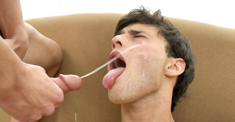 Czeski mięśniak Andre Boleyn i twardziel Dennis Mikkelsen ruchają się po obciąganie