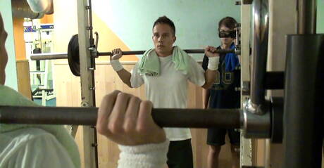 De goed gebouwde Tsjechische Kevin Warhol en de Amerikaanse jongeman Todd Rosset in een pikzuigscène