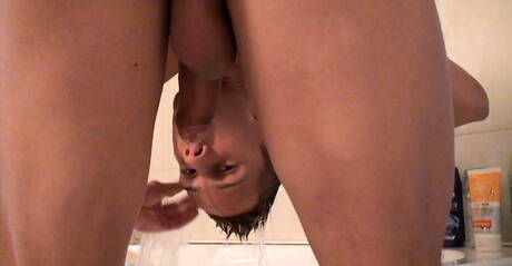 De goed gebouwde Tsjechische Kevin Warhol en de Amerikaanse jongeman Todd Rosset in een pikzuigscène