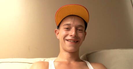 Der junge Josiah Reno wichst