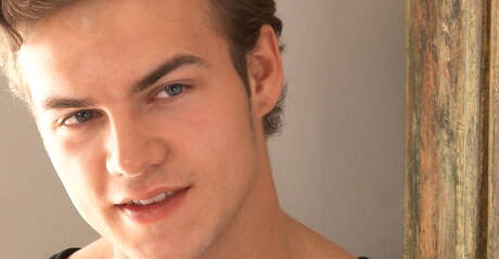 Der attraktive Corey Stark wichst