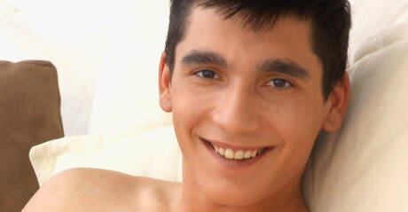 Stoere kerel Bryce Warner poseert naakt