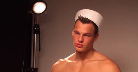 Czech beefcake Ryan Kutcher playing with dick