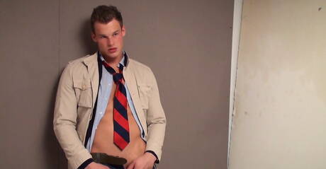 Czech beefcake Ryan Kutcher playing with dick