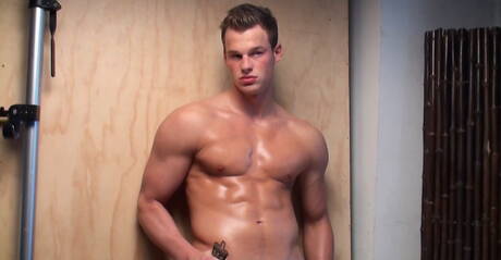 Czech beefcake Ryan Kutcher playing with dick