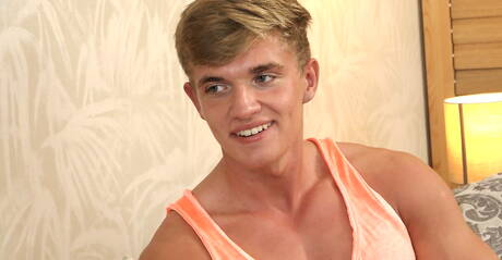 Slovak tough guy Paul Cassidy jack off his cock