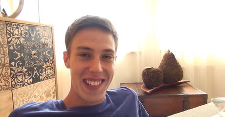 Tough guy Paul Cavill jerk off his dick