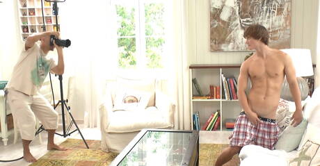 Hunk Jerry Dean speelt met pik